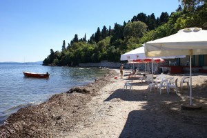 Strand von Mon Repos, Korfu, Griechenland in der Nähe der Korfu Ferienwohnung in Korfu Stadt, KorfuCorfu.de